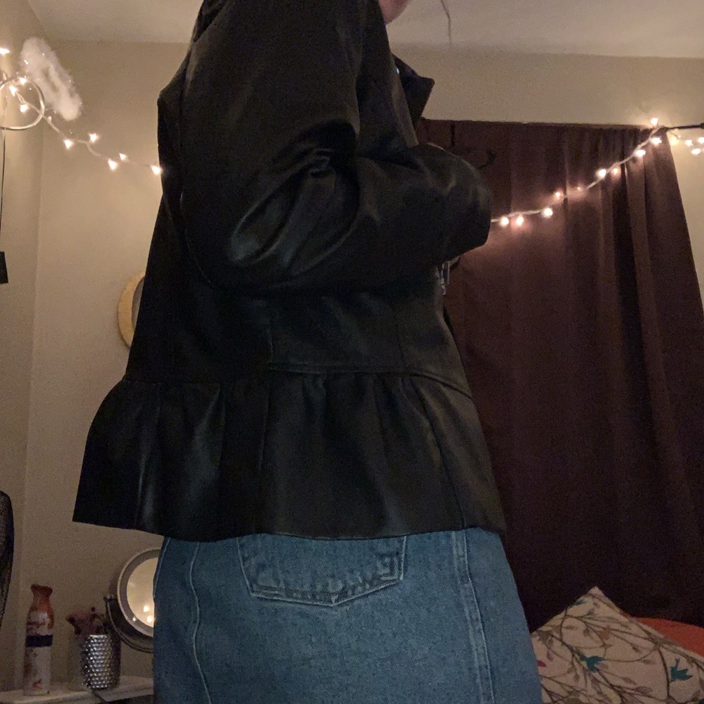 leather jacket - Picture 2 of 4